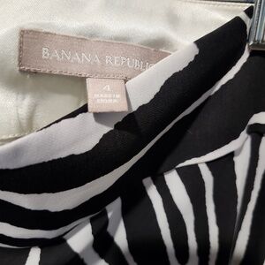 Banana Republic Size 4 zebra print maxi skirt